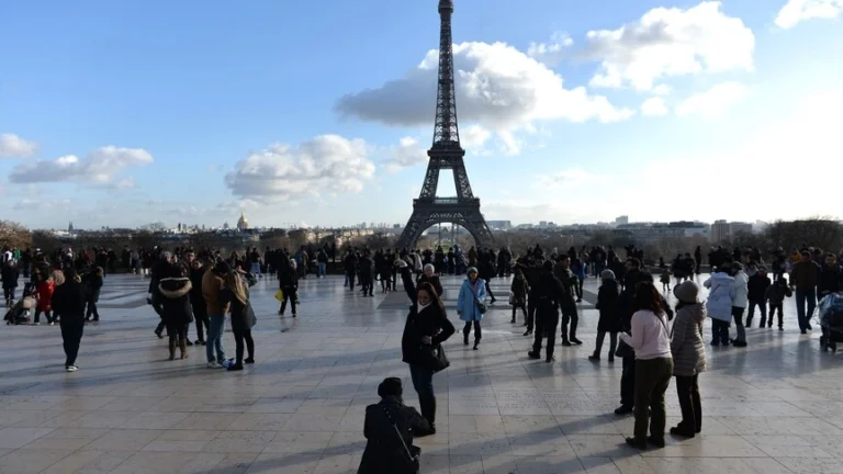 Drinking Alcohol ban in deal with Heat wave in Paris