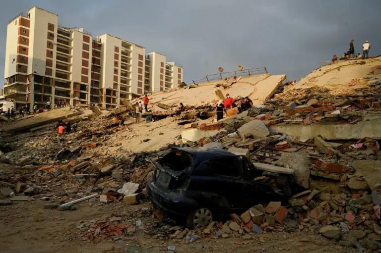 Venezuela, Caracas, LaGuaira Earthquake death toll reaches 1400