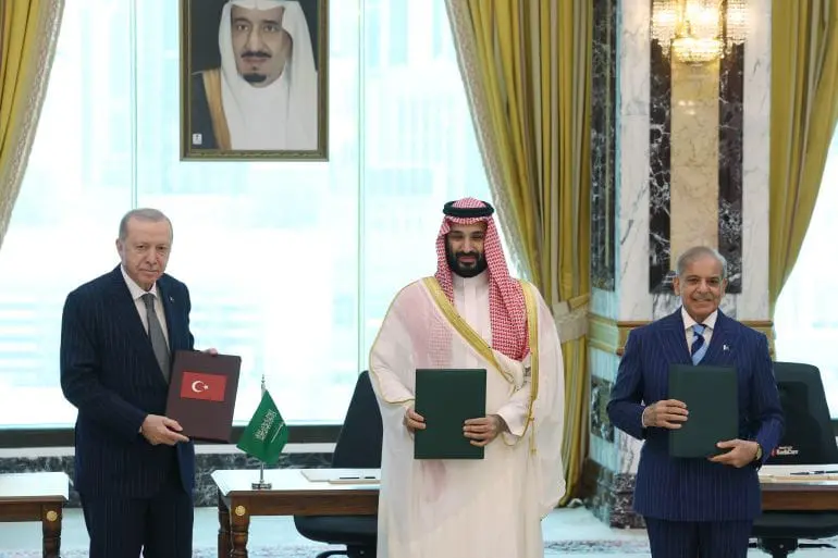 Saudi Arabia, Pakistan and Turkey agree to NATO-style mutual defense pact amid escalating Iran conflict.