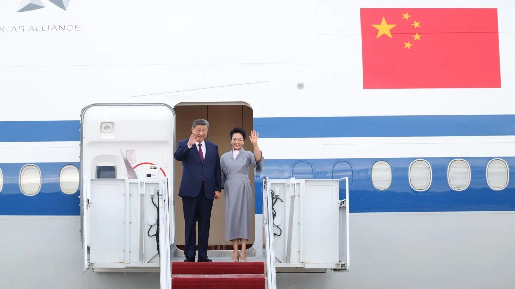 Chinese President Xi Jinping Arrives in US for State Visit, Greeted by Trump at Airport